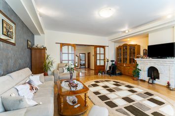 Vilă - 8 camere de vanzare FALEZA - Constanta anunturi imobiliare Constanta