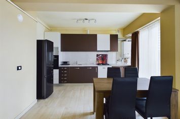 APARTAMENT CU 2 CAMERE PE ANA IPATESCU anunturi imobiliare Arad