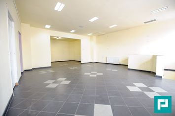 Spațiu comercial Arad, strada Dorobanților 254 mp. anunturi imobiliare Arad