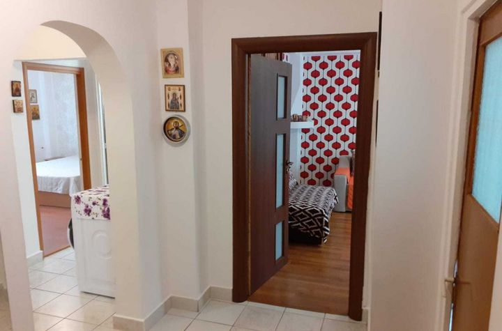 Apartament 3 camere de vanzare BUCURESTI - Bucuresti anunturi imobiliare Bucuresti