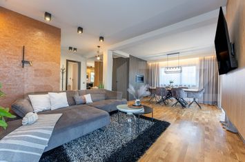 Vilă - 4 camere de vanzare SUCEAGU - Cluj anunturi imobiliare Cluj