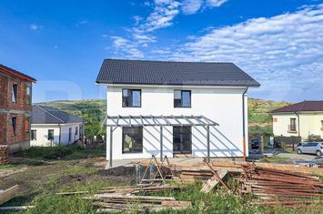 Vilă - 4 camere de vanzare CHINTENI - Cluj anunturi imobiliare Cluj
