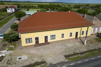 Clădire cu 5 camere cu teren și hală în Cenad anunturi imobiliare Timis