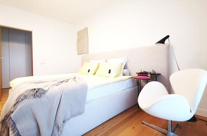 COMPLEX CU PISCINA - British School of Bucharest! anunturi imobiliare Bucuresti