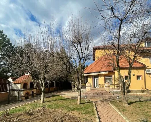Vilă 9 cam Pipera, 457 mp, P+2