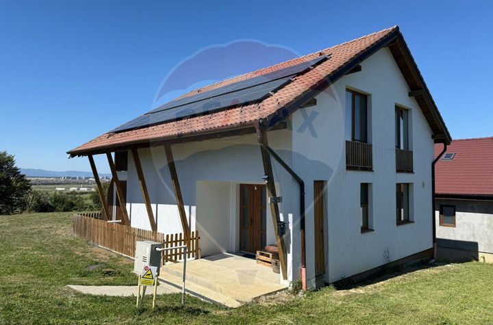 Priveliste care te cucereste! Casa cu 4 camere de vanzare in Selimbar anunturi imobiliare Sibiu