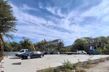 Teren betonat de inchiriat 1100 mp zona industriala Titan anunturi imobiliare Bucuresti