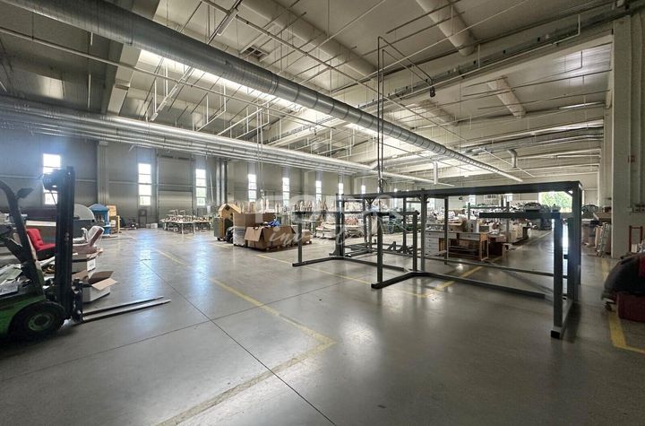 Hala industriala 4700 mp de inchiriat in zona Oncea Oradea anunturi imobiliare Bihor