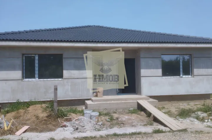 Casă - 4 camere de vanzare LAZURI - Satu Mare anunturi imobiliare Satu Mare