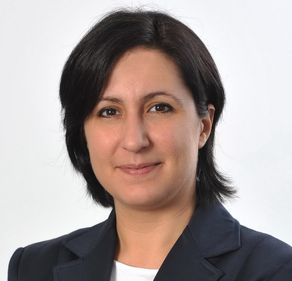 Companiile din industria globală de telecomunicaţii cresc cheltuielile de capital în încercarea de a ţine pasul cu competitorii disruptivi