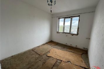 Apartament 3 camere de vanzare SUD - Vrancea anunturi imobiliare Vrancea