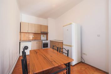 Apartament decomandat - Piata Avram Iancu - COMISION 0 % anunturi imobiliare Arad