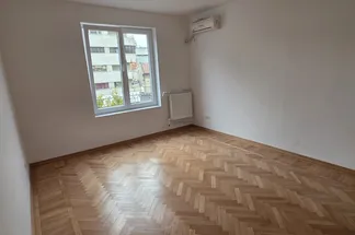 Apartament 3 camere de vânzare Bucuresti - Romana