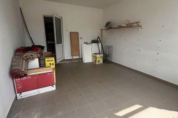 CASA/SPATIU COMERCIAL - GENUNENI anunturi imobiliare Valcea