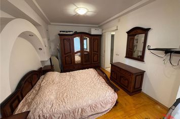 Apartament 3 camere de vanzare CENTRAL - Vrancea anunturi imobiliare Vrancea