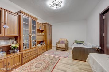 TINERETULUI - VISANA, APARTAMENT 2 CAMERE 53 MP, ETAJ 1, LA CHEIE! anunturi imobiliare Bucuresti