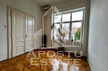 Apartament 4 camere de vanzare CENTRAL - Arad anunturi imobiliare Arad