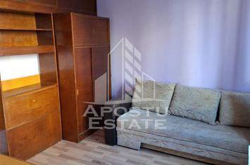 Garsoniera, etaj 1, la 10 minute de Iulius, zona Lipovei anunturi imobiliare Timis
