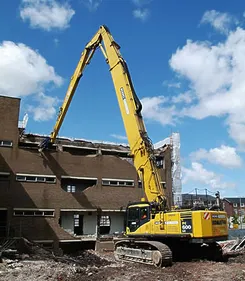 Primăria Braşov plăteşte unei firme 1,12 milioane lei pentru demolarea construcţiilor neautorizate