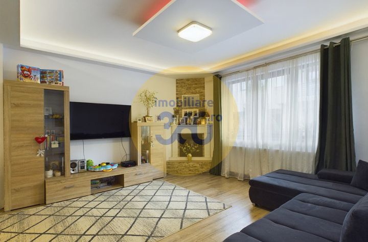 Vilă - 7 camere de vanzare FLORESTI - Cluj anunturi imobiliare Cluj