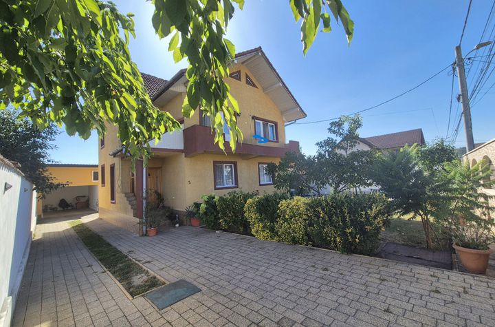 Vilă - 4 camere de vanzare TARGU-JIU - Gorj anunturi imobiliare Gorj