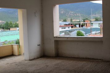 Clădire 3 niveluri, 825 mp în Nea Karvali anunturi imobiliare Grecia