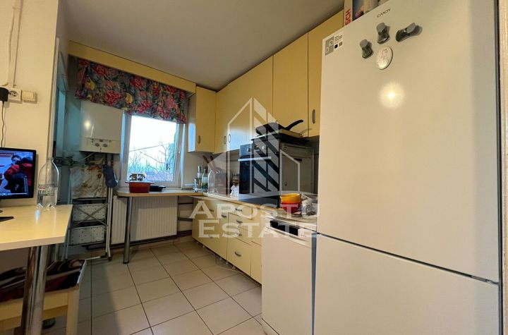 Apartament cu 3 camere, decomandat, 2 bai, 2 balcoane,zona Dambovita anunturi imobiliare Timis