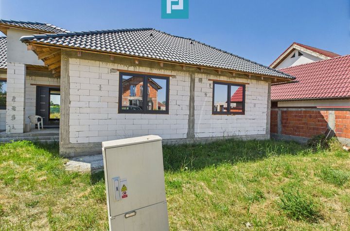 Casă nouă la roșu de vânzare în Mândruloc anunturi imobiliare Arad