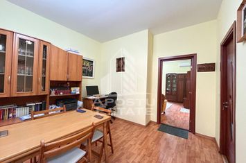 Apartament 2 camere, in Piata Maria si terasa cu acces privat. anunturi imobiliare Timis