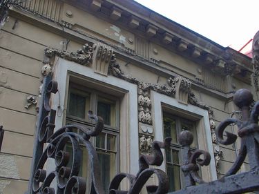 Moda demolarilor de sambata dimineata: Casa de pe bd. Aviatorilor, nr. 92 a fost pusa la pamant