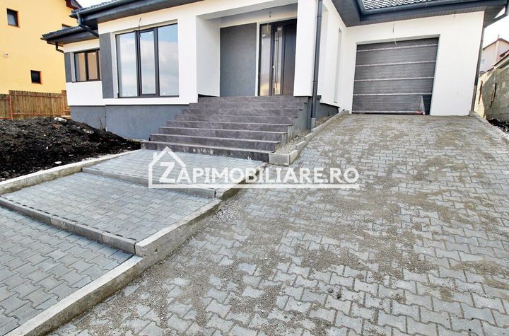 Casa 4 camere 3 băi, 1 garaj, 212 mp,612 mp teren, anunturi imobiliare Mures