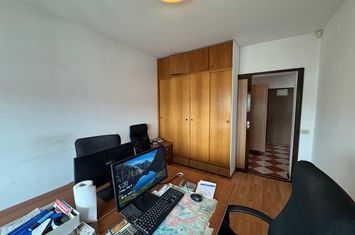 Inchiriere apartament patru camere Cotroceni Medicina metrou Eroilor anunturi imobiliare Bucuresti