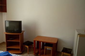 Garsoniera -intrare Saturn anunturi imobiliare Constanta