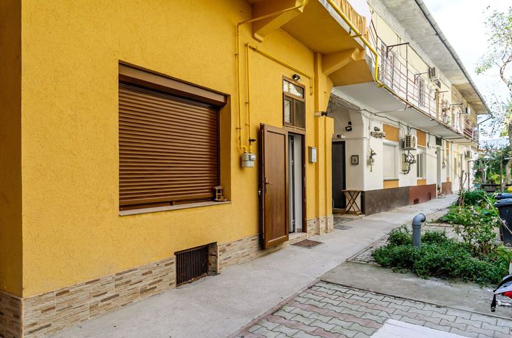Apartament la parter, liniște și confort în centrul Aradului. anunturi imobiliare Arad