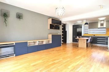Casa semimobilata semiutilata modern cartier Izvor Tarlungeni Brasov anunturi imobiliare Brasov
