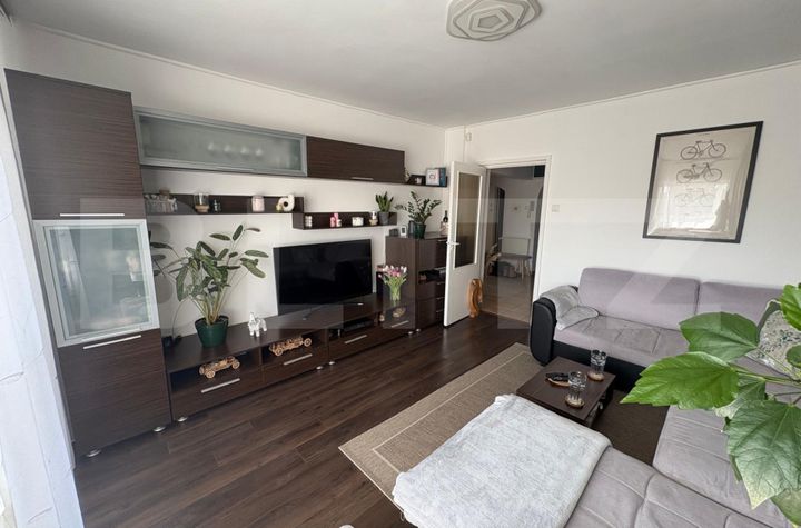 Apartament 4 camere de vanzare SATU MARE - Satu Mare anunturi imobiliare Satu Mare