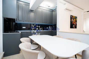 Penthouse exclusivist ultracentral, 220 mp, lift privat, comision 0! anunturi imobiliare Iasi