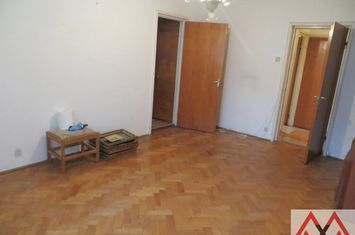 Apartament 4 camere Titan - metrou Nicolae Grigorescu - etaj 1 - bloc H anunturi imobiliare Bucuresti