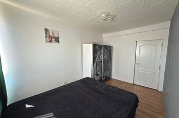 Apartament 4 camere de vanzare DEMOCRATIEI - Prahova anunturi imobiliare Prahova