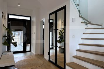 Vilă - 5 camere de vanzare SALICEA - Cluj anunturi imobiliare Cluj