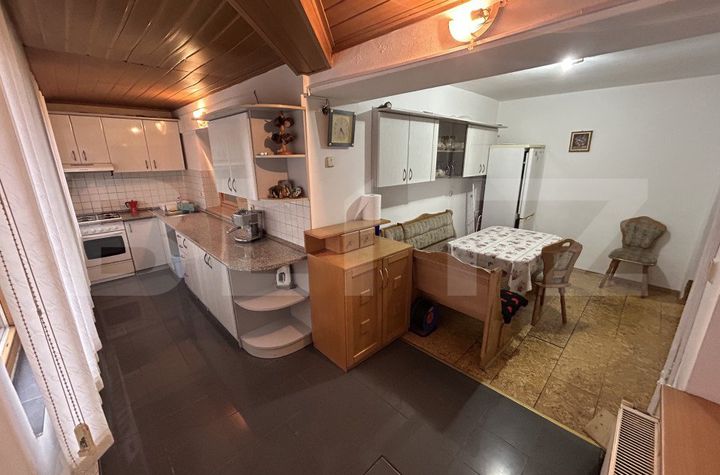 Apartament 3 camere de vanzare ROGERIUS - Bihor anunturi imobiliare Bihor