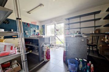 Apartament cu 2 camere,decomandat, 76mp,centrala proprie ,zona Alfa anunturi imobiliare Arad