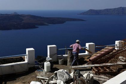 “Hienele” imobiliare pandesc chilipirurile din insulele Greciei