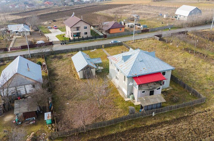 Casă / Vilă cu 6 camere de vânzare anunturi imobiliare Iasi