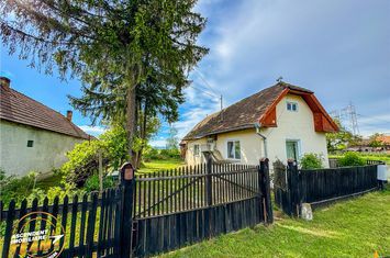 Casă - 2 camere de vanzare EXTERIOR EST - Covasna anunturi imobiliare Covasna