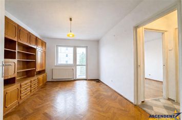 Apartament 3 camere de vanzare CENTRAL - Covasna anunturi imobiliare Covasna