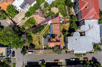 Proprietate cu teren generos în cea mai râvnită zonă a Aradului anunturi imobiliare Arad