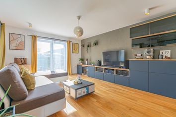Casa mobilata utilata modern cartier Izvor Tarlungeni Brasov anunturi imobiliare Brasov