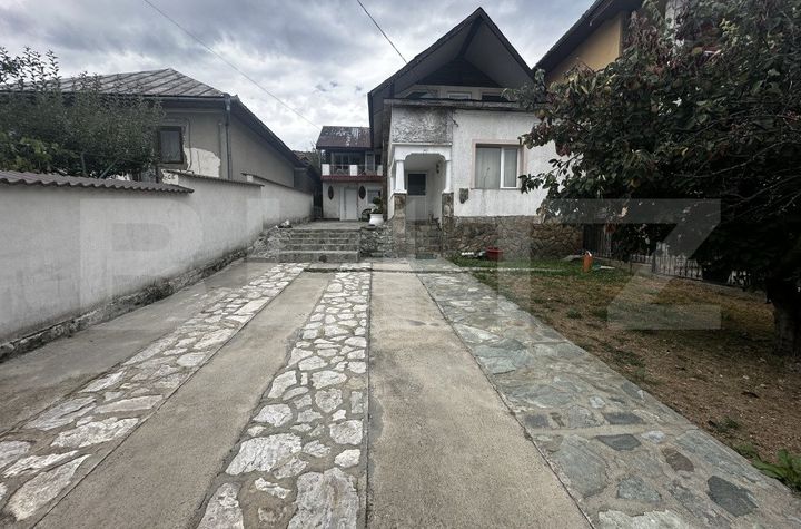 Casă - 3 camere de vanzare TARGU-JIU - Gorj anunturi imobiliare Gorj