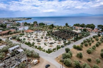 Locuință 3 camere 101,81 mp, 70 m de mare anunturi imobiliare Grecia